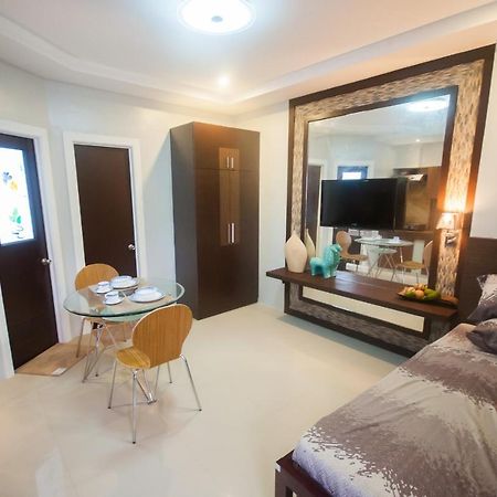 NF Suites Davao City Buitenkant foto