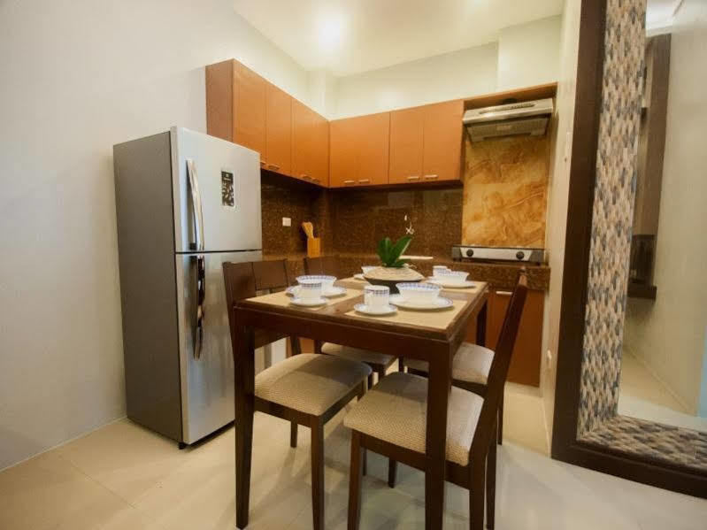NF Suites Davao City Buitenkant foto