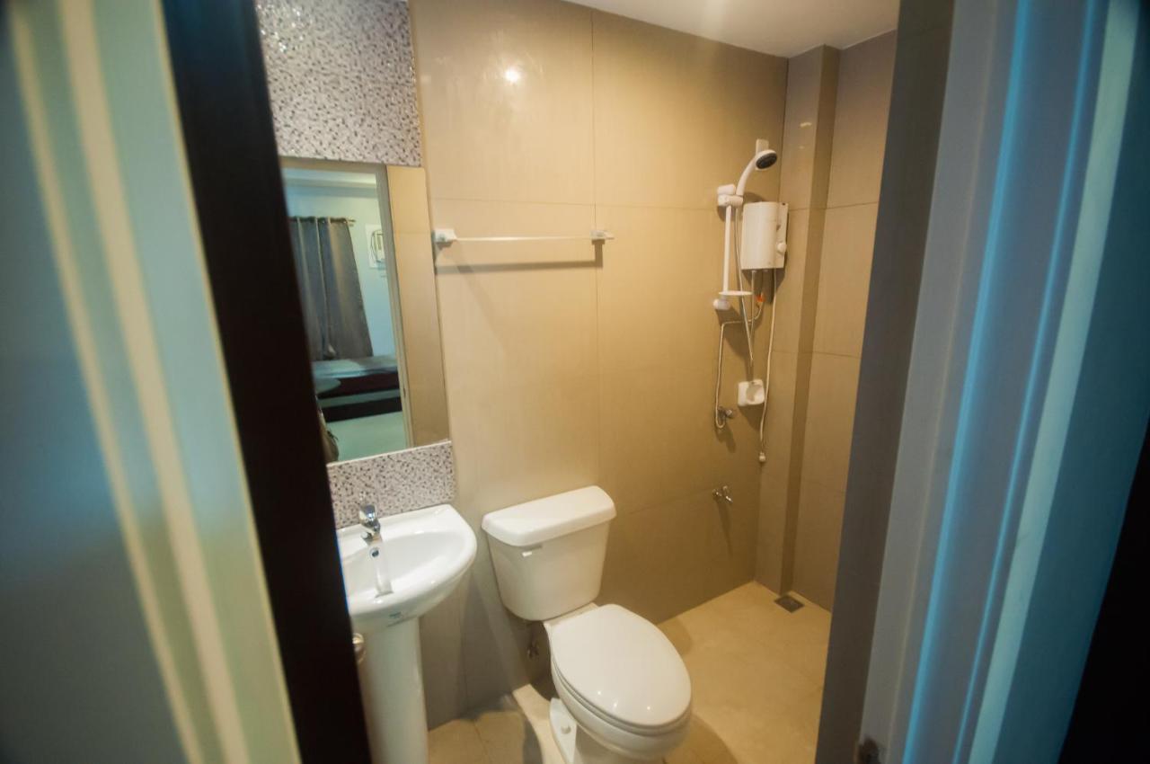 NF Suites Davao City Buitenkant foto
