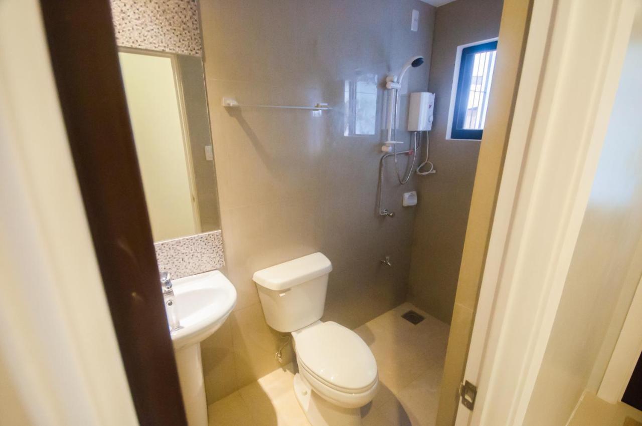 NF Suites Davao City Buitenkant foto