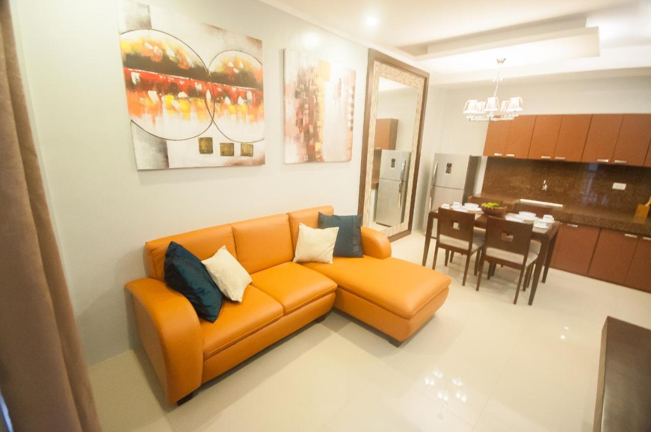 NF Suites Davao City Buitenkant foto